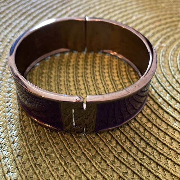 Purple and Silver Magnet Clasp Chunky Style Bracelet. Very Good Condition - Picture 2 of 8